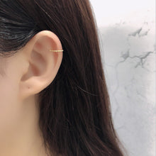 Charger l&#39;image dans la galerie, Twisted gold ear cuff, Dainty ear cuff, ear wrap, Minimalist ear cuff, Non piercing hoop, Minimalist jewelry, Dainty jewelry, Ear cuff gold
