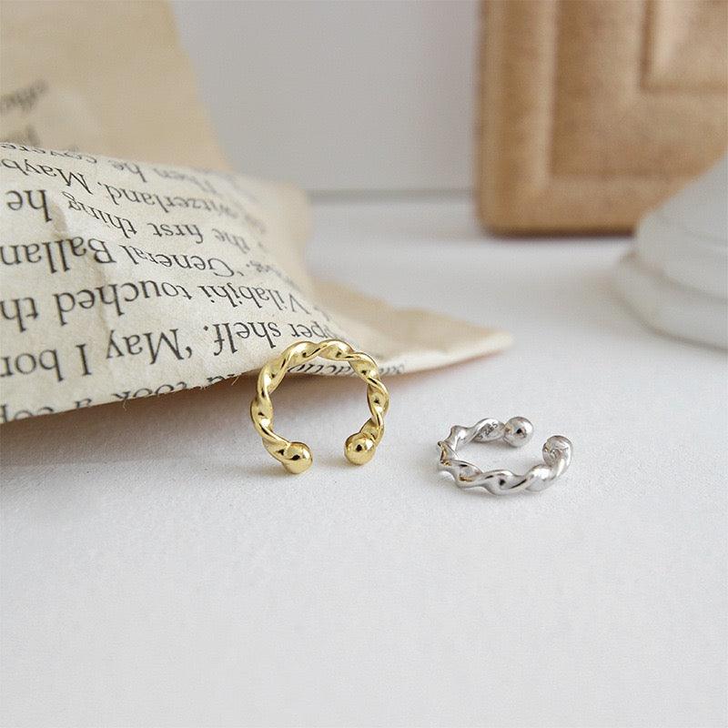 Twisted gold ear cuff, Dainty ear cuff, ear cuff, Minimalist ear cuff, Non piercing hoop, Minimalist jewelry, Dainty jewelry, Ear cuff gold - Luna Jewelry