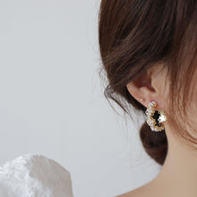 Load image into Gallery viewer, Pearl Flower Earrings Delicate Fresh Pearl Studs - 18K Gold plated Hot trend - Luna Jewelry
